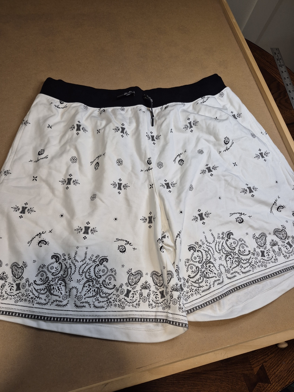 Savage X Fenty White Bandana-Print Athletic Shorts with Black Waistband 4547